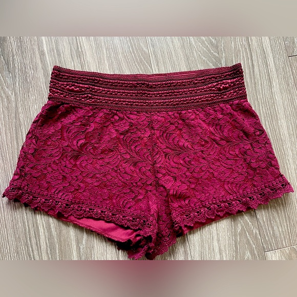U2B Red Wine Lace Shorts - Picture 1 of 2